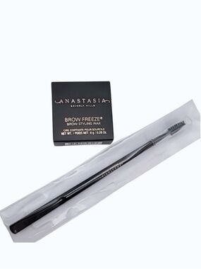Anastasia Beverly Hills Brow Freeze Brow Styling Wax & Dual-Ended Applicator